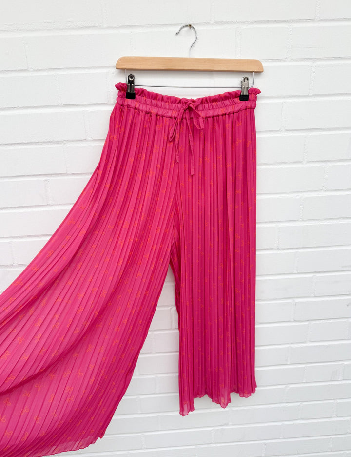 WEITE PLISSEE HOSE mit Schleifen - versch. Farben