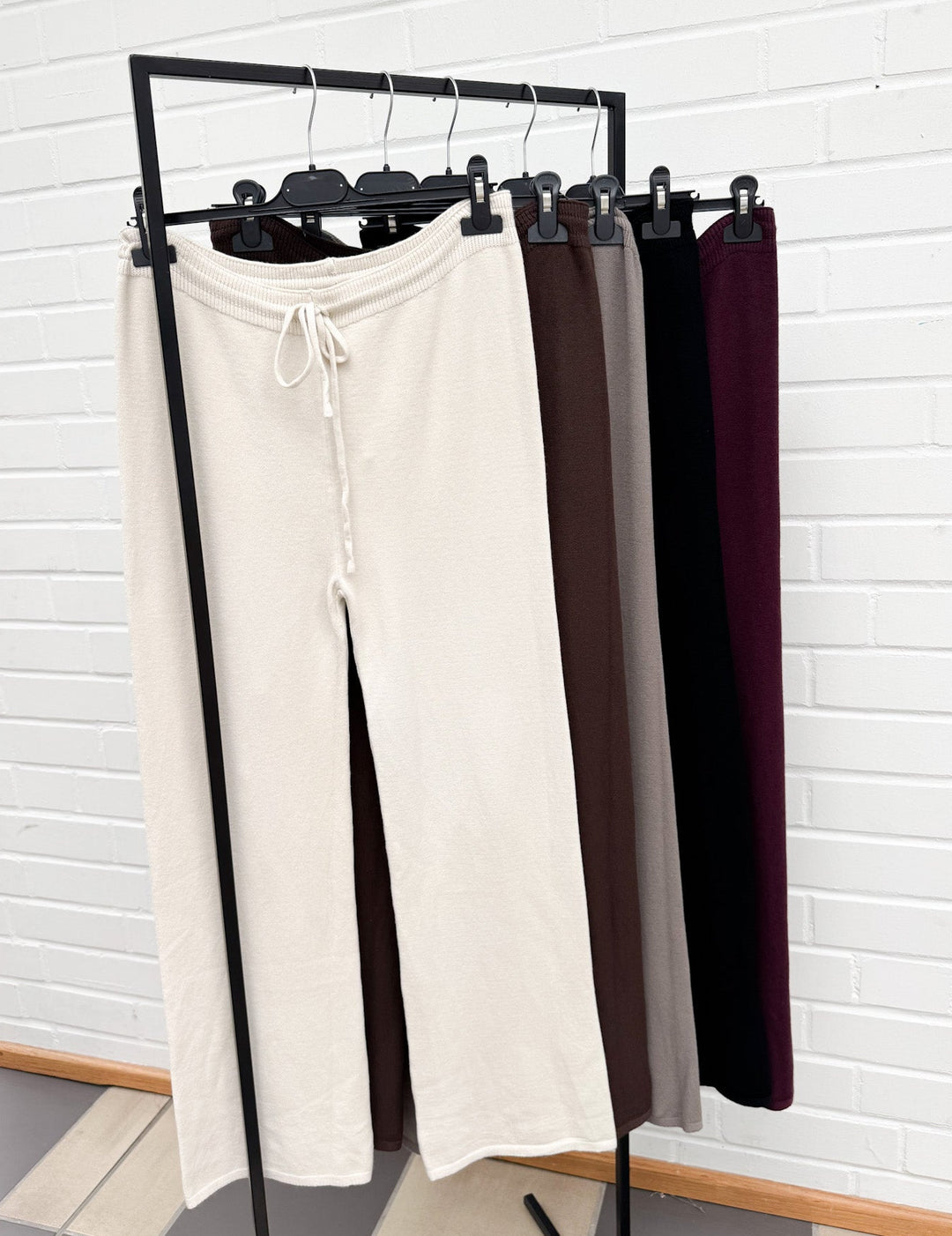 STRICKHOSE EMBA - versch. Farben