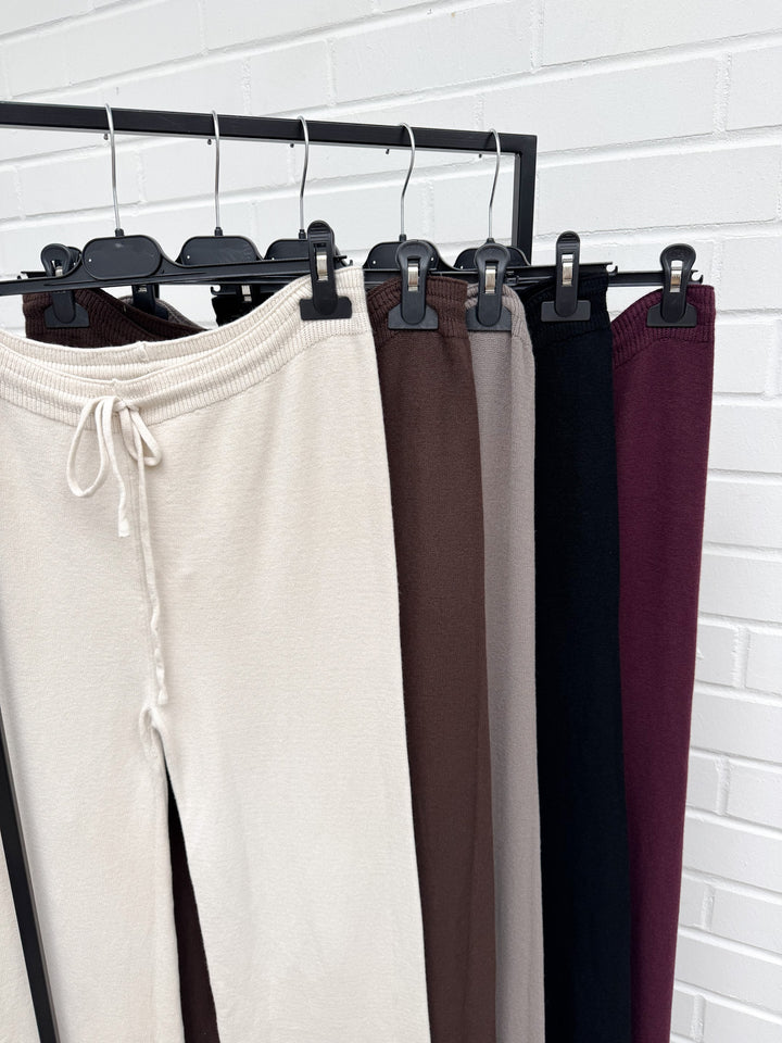 STRICKHOSE EMBA - versch. Farben