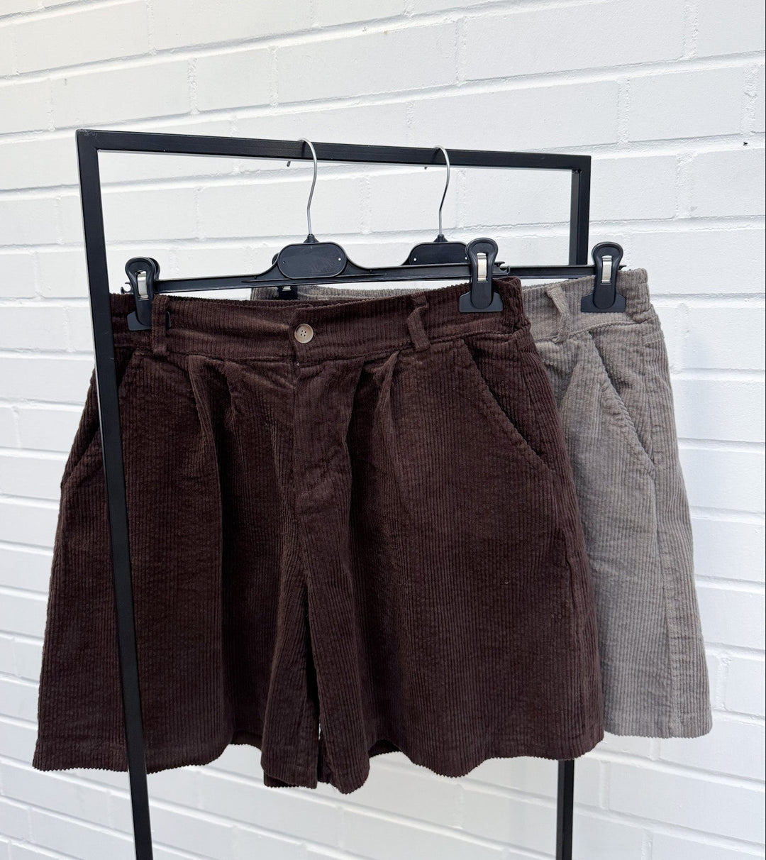 CORD SHORTS - versch. Farben