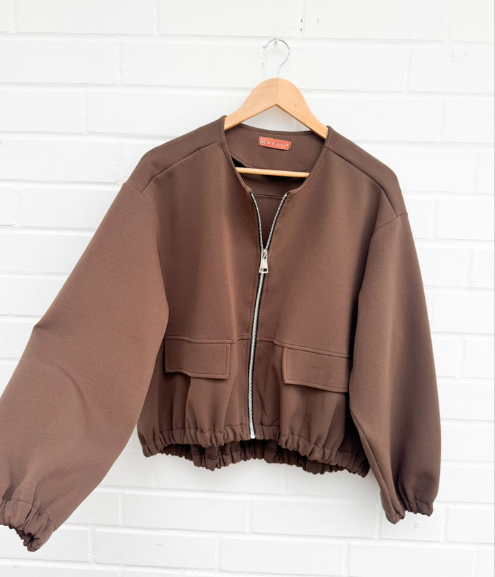LEICHTE SWEATJACKE mit aufgesetzten Taschen - versch. Farben