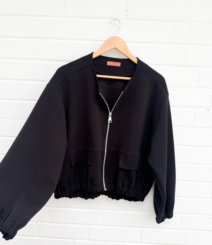 LEICHTE SWEATJACKE mit aufgesetzten Taschen - versch. Farben