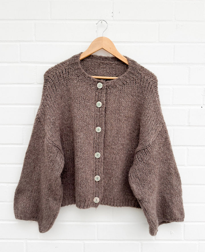 STRICKJACKE SOHO mit ausgestellten Arm - braun