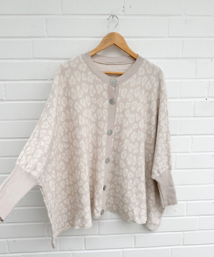 OVERSIZE BASIC LEO STRICKJACKE - versch. Farben