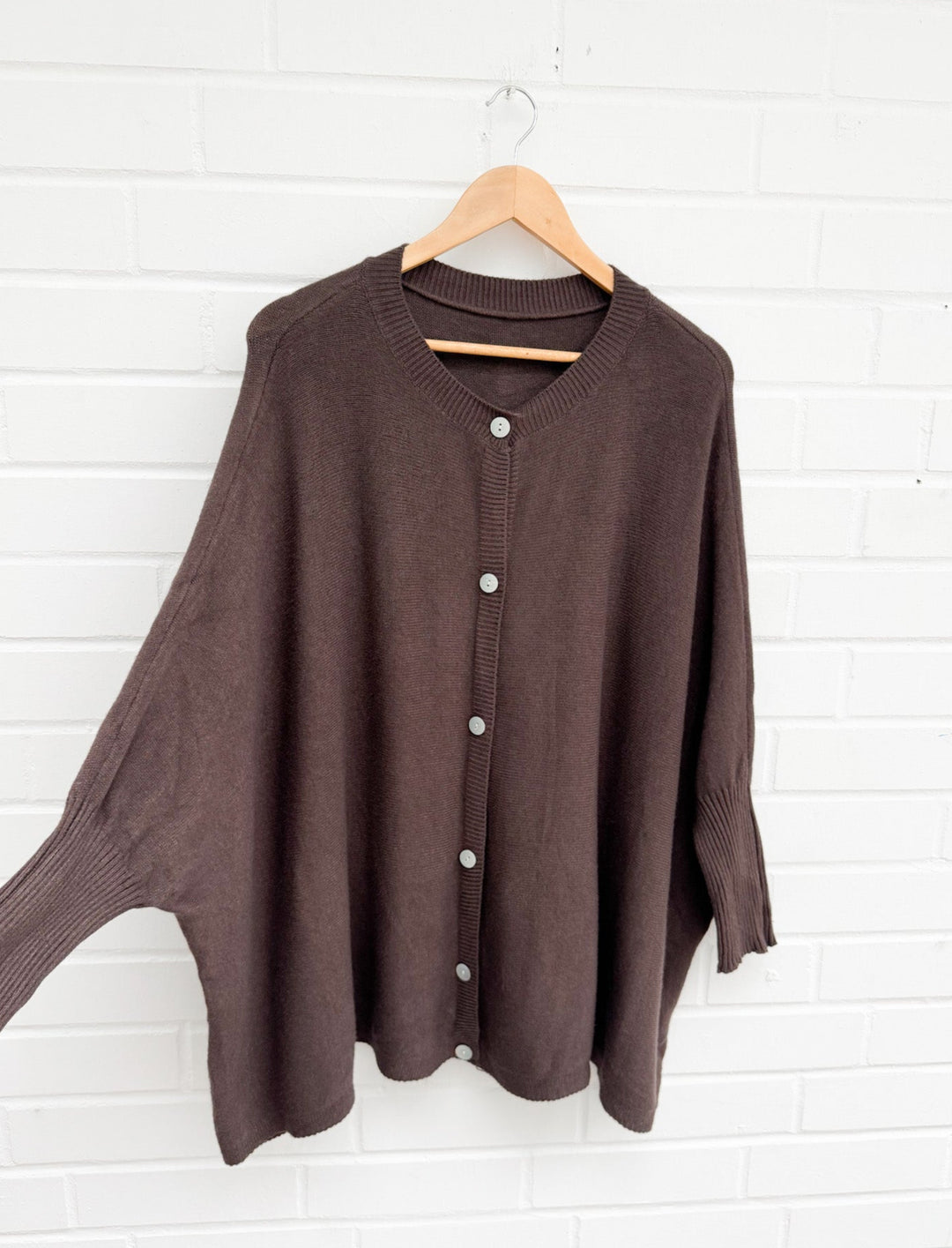 BASIC OVERSIZE STRICKJACKE mit Knöpfen - versch. Farben