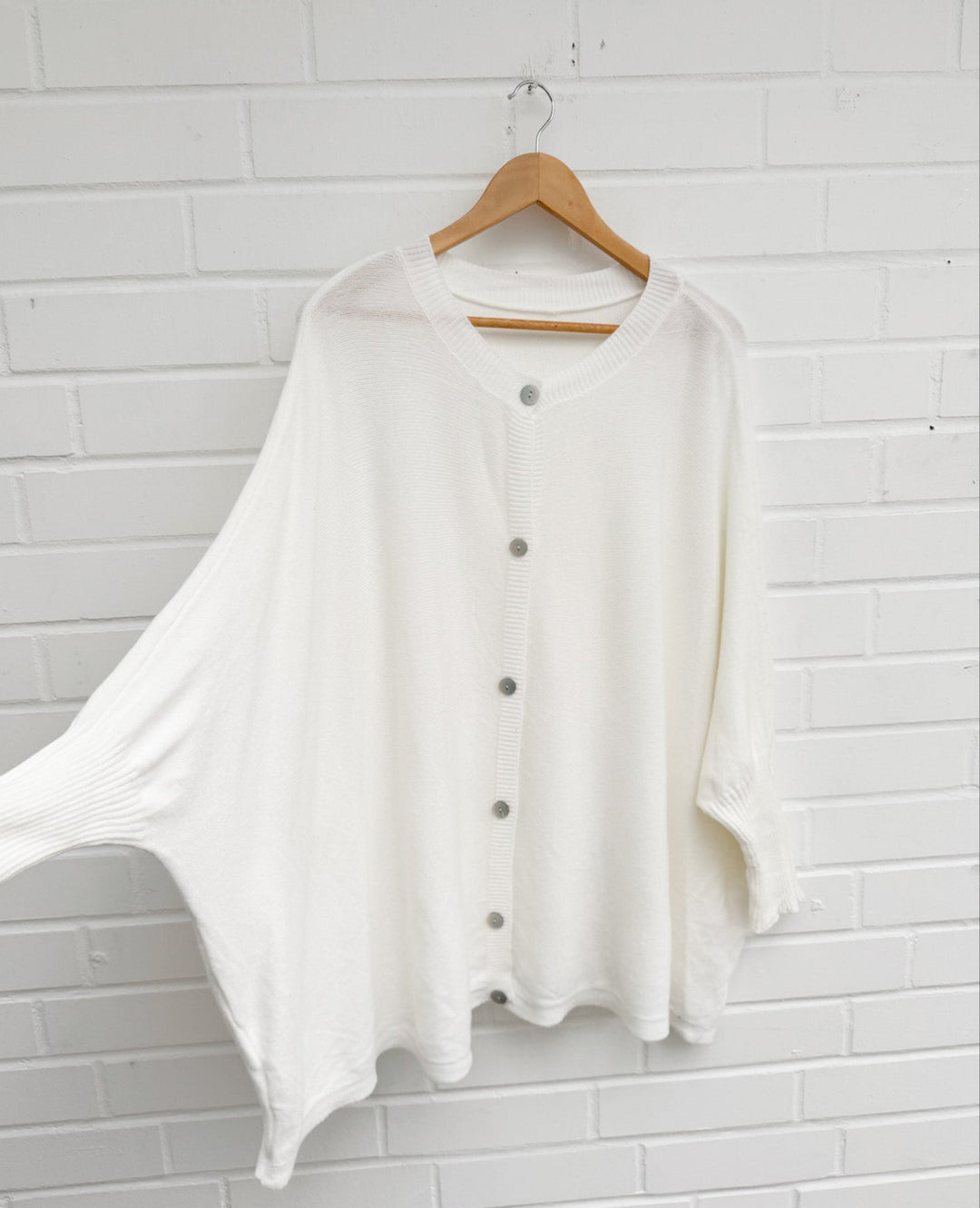 BASIC OVERSIZE STRICKJACKE mit Knöpfen - versch. Farben