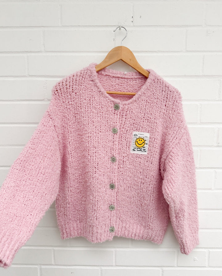 BOUCLE STRICKJACKE mit Smiley - rosa