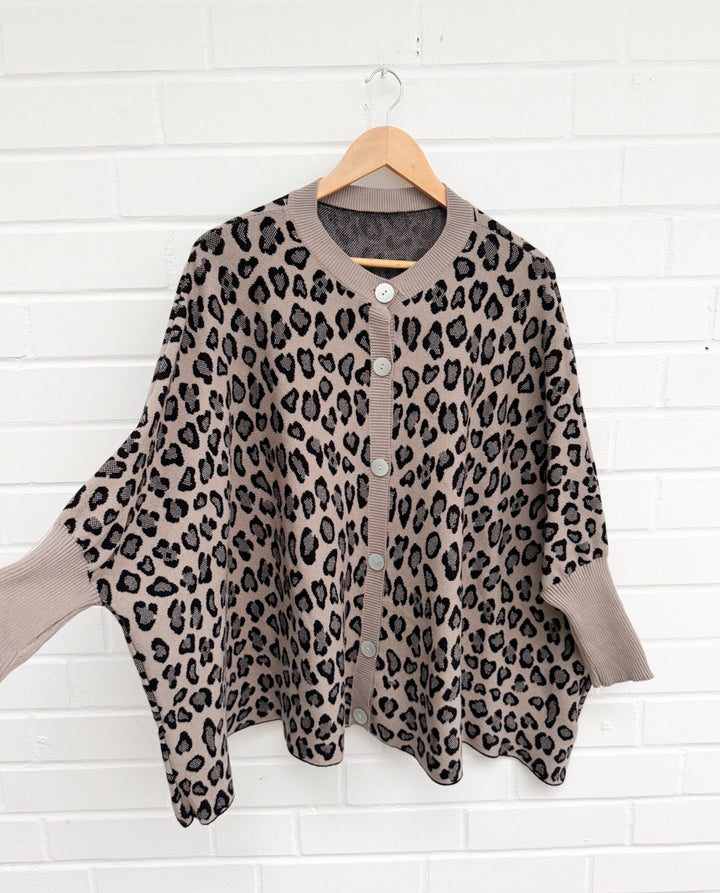 OVERSIZE BASIC LEO STRICKJACKE - versch. Farben