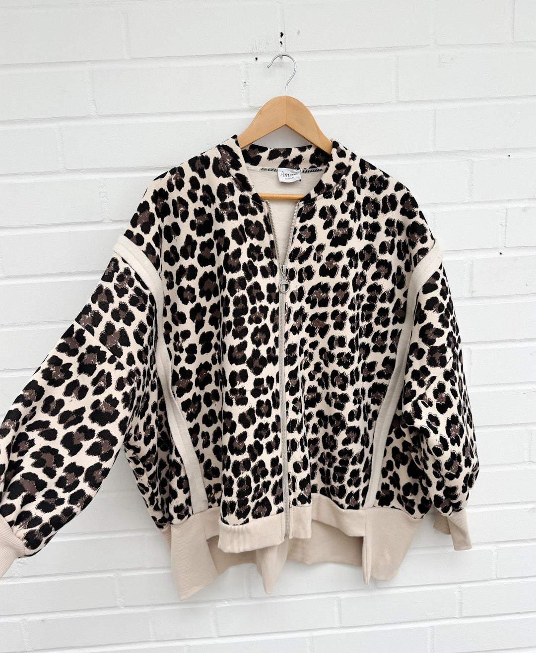 LEICHTE OVERSIZE LEO MARLA SWEATJACKE - versch.