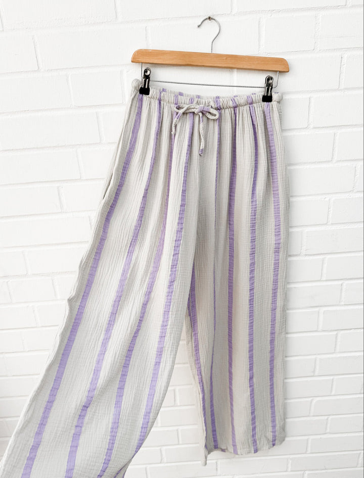 CURVY STREIFEN MUSSELIN HOSE - flieder
