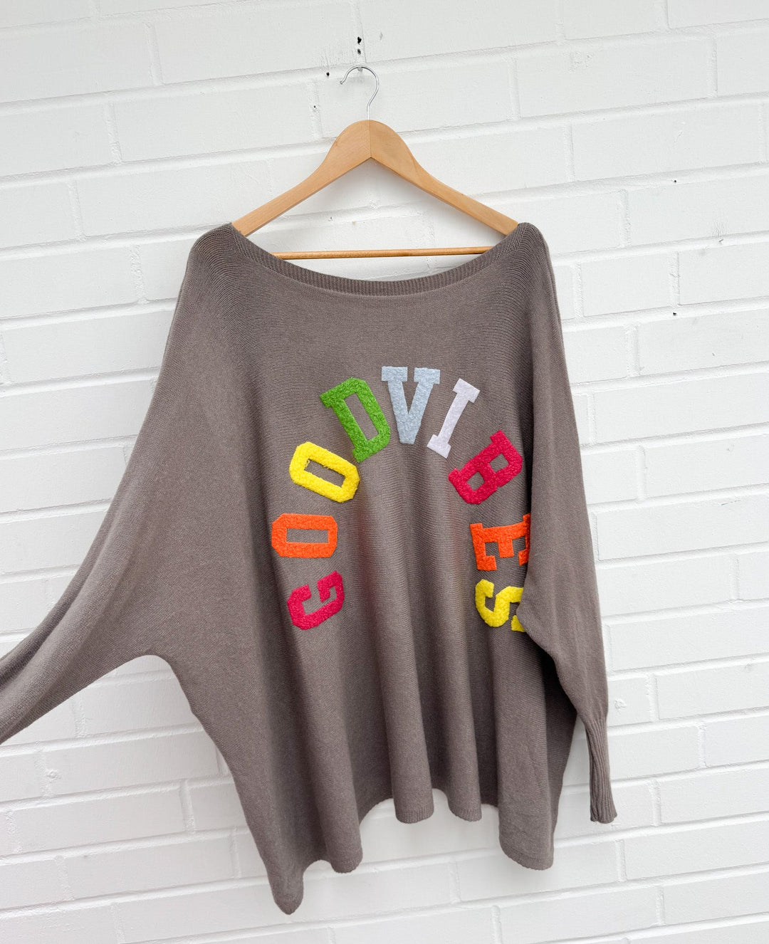 GOOD VIBES OVERSIZE BASIC PULLOVER - versch. Farben