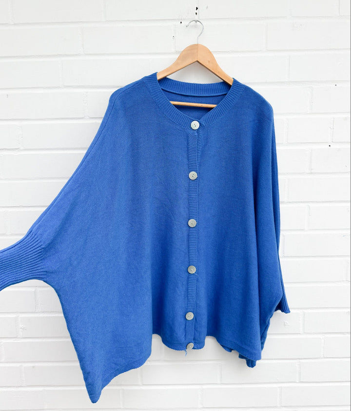 BASIC OVERSIZE STRICKJACKE mit Knöpfen - versch. Farben