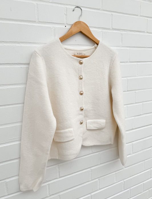 CREME STRICKJACKE