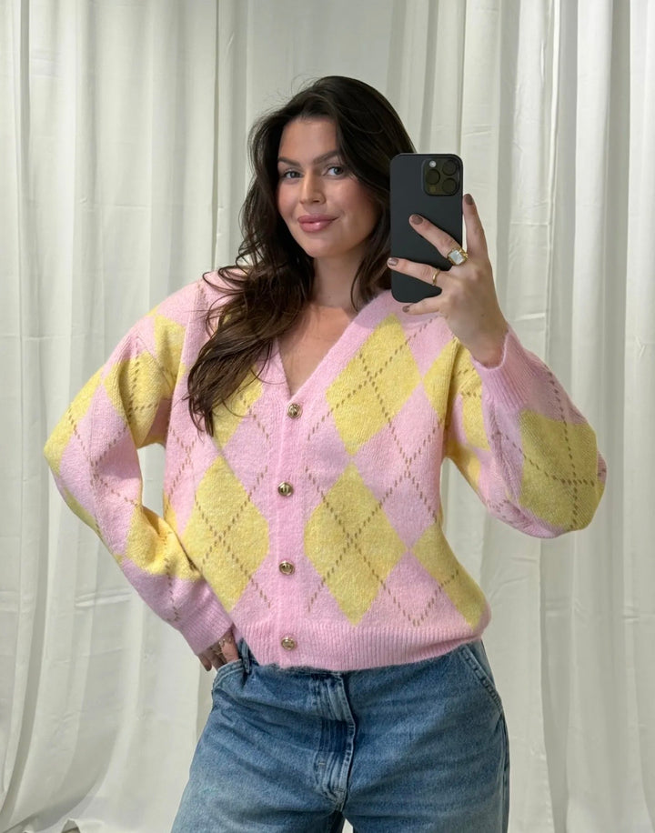 STRICKJACKE KARO mit goldenen Knöpfen - versch. Farben