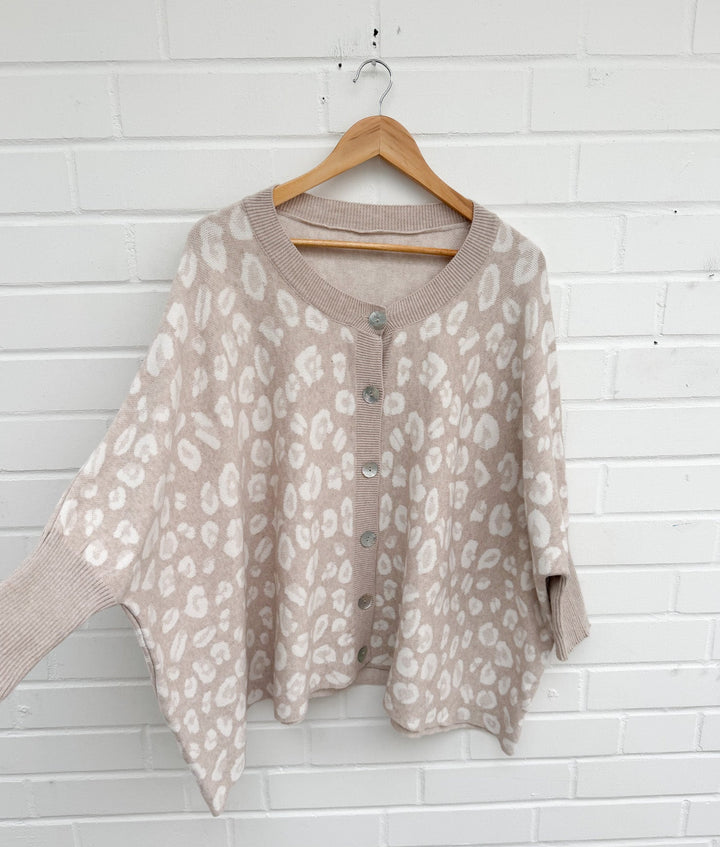 LEO STRICKJACKE MAGDA - versch. Farben