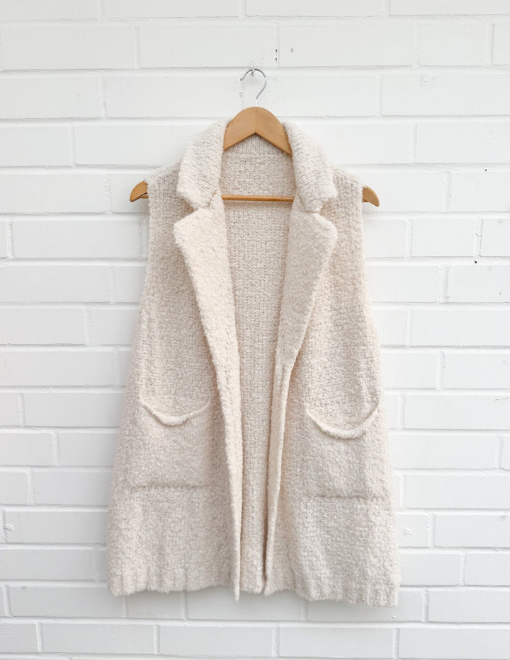 LANGE BOUCLE STRICKWESTE - versch. Farben