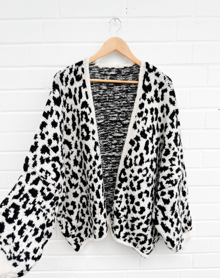 OVERSIZE LEO CARDIGAN MELL - versch. Farben
