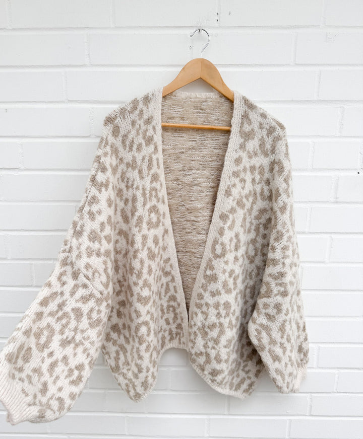 OVERSIZE LEO CARDIGAN MELL - versch. Farben