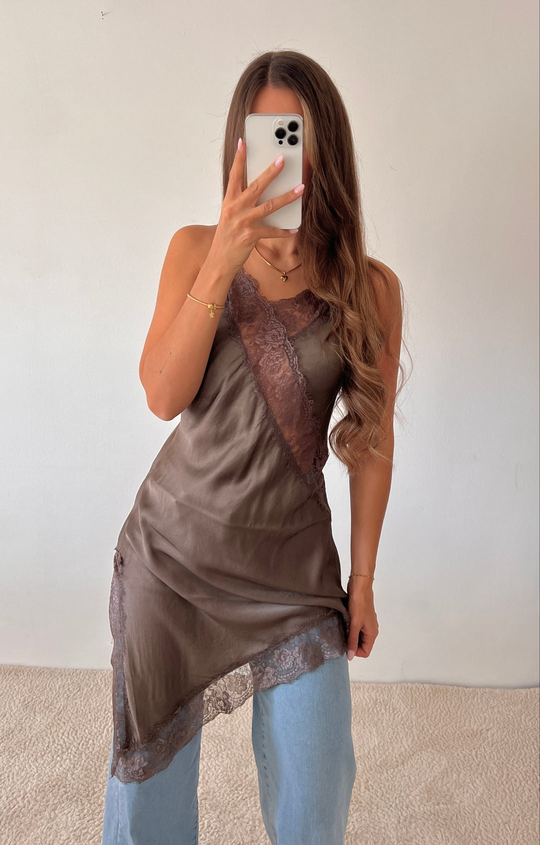 LANGES TRÄGERKLEID mit Spitze - versch. Farben