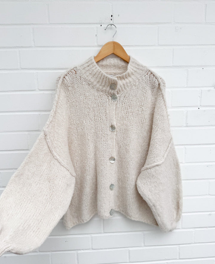 OVERSIZE STRICKJACKE MAIRA PEARLMUT - versch. Farben