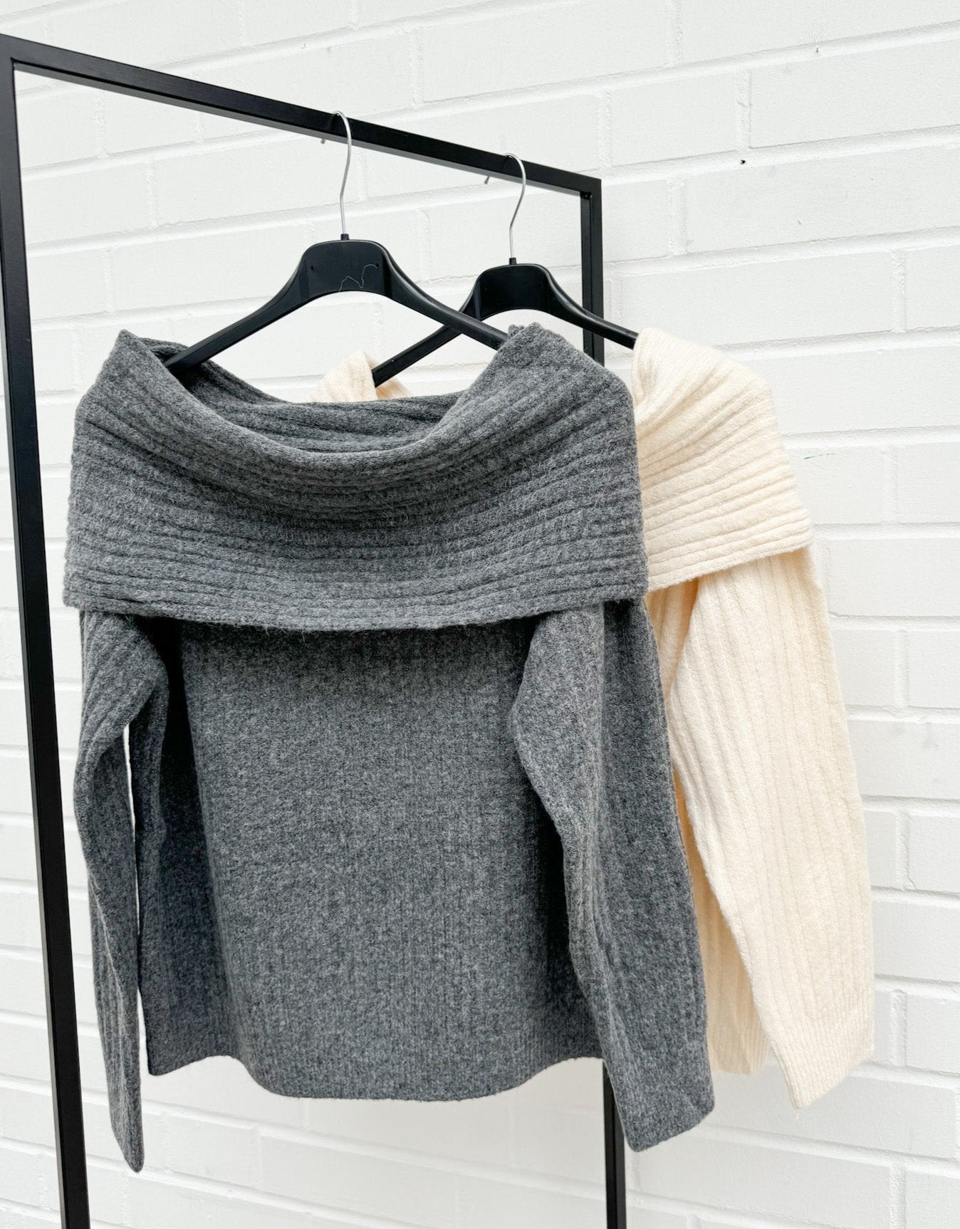 OFF SHOULDER STRICKPULLOVER MADRID - versch. Farben