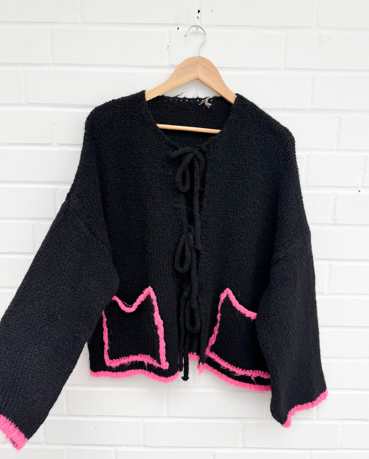 STRICKJACKE MULTICOLOR mit Schleifen - versch. Farben