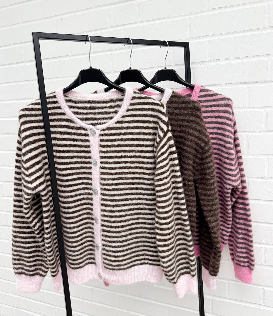 LITTLE STRIPE STRICKJACKE - versch. Farben