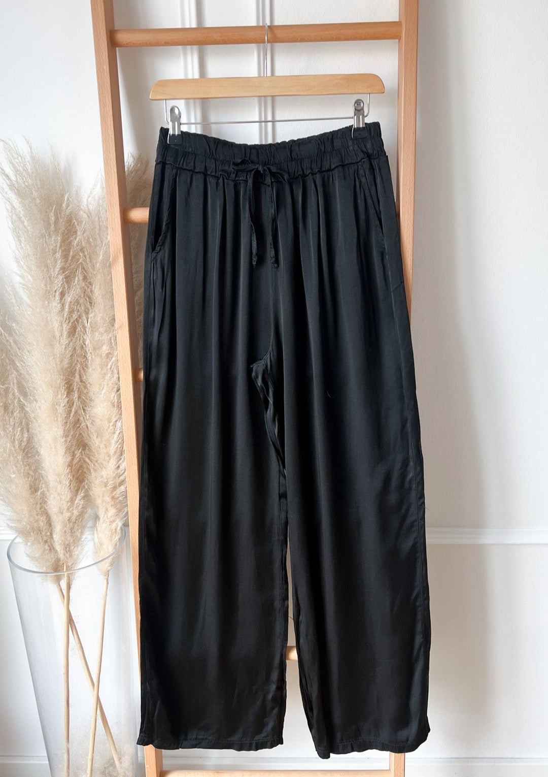 SATINOPTIK SOMMERHOSE- versch. Farben