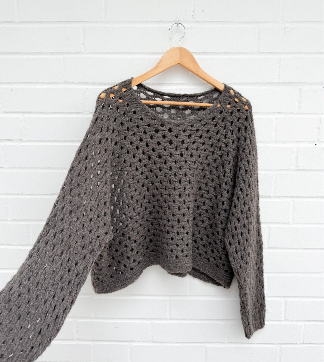 OVERSIZE LOCHMUSTER PULLOVER - versch. Farben