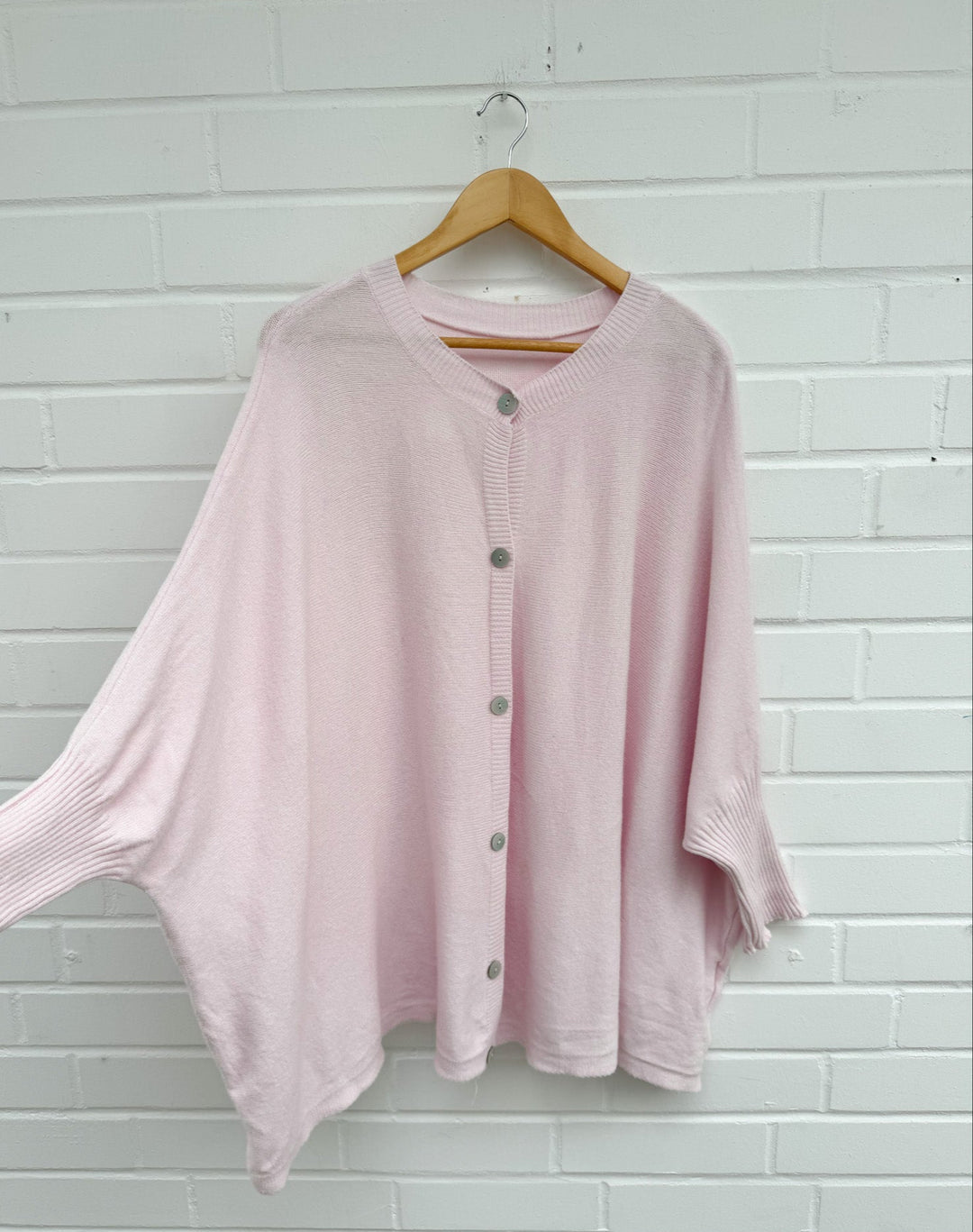 BASIC OVERSIZE STRICKJACKE mit Knöpfen - versch. Farben