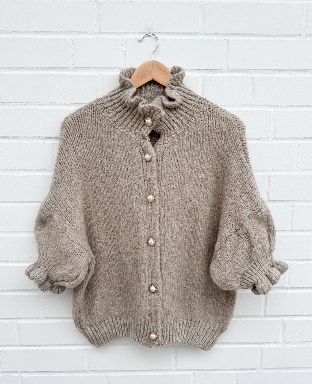 RÜSCHEN PEARL STRICKJACKE - taupe