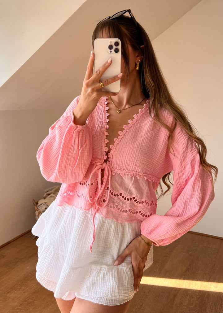 MUSSELIN BLUSE ZUM BINDEN mit Lochmuster - rosa