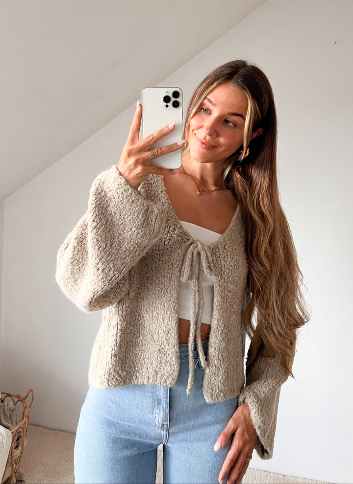 BOUCLE SCHLEIFEN STRICKJACKE - taupe
