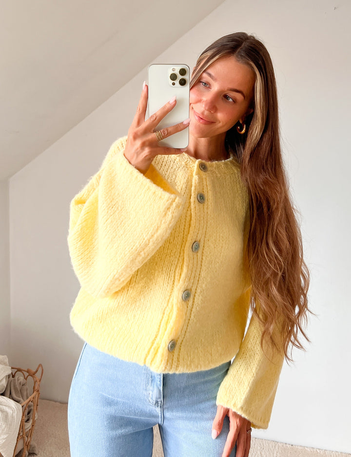 STRICKJACKE SOHO mit ausgestellten Arm - gelb