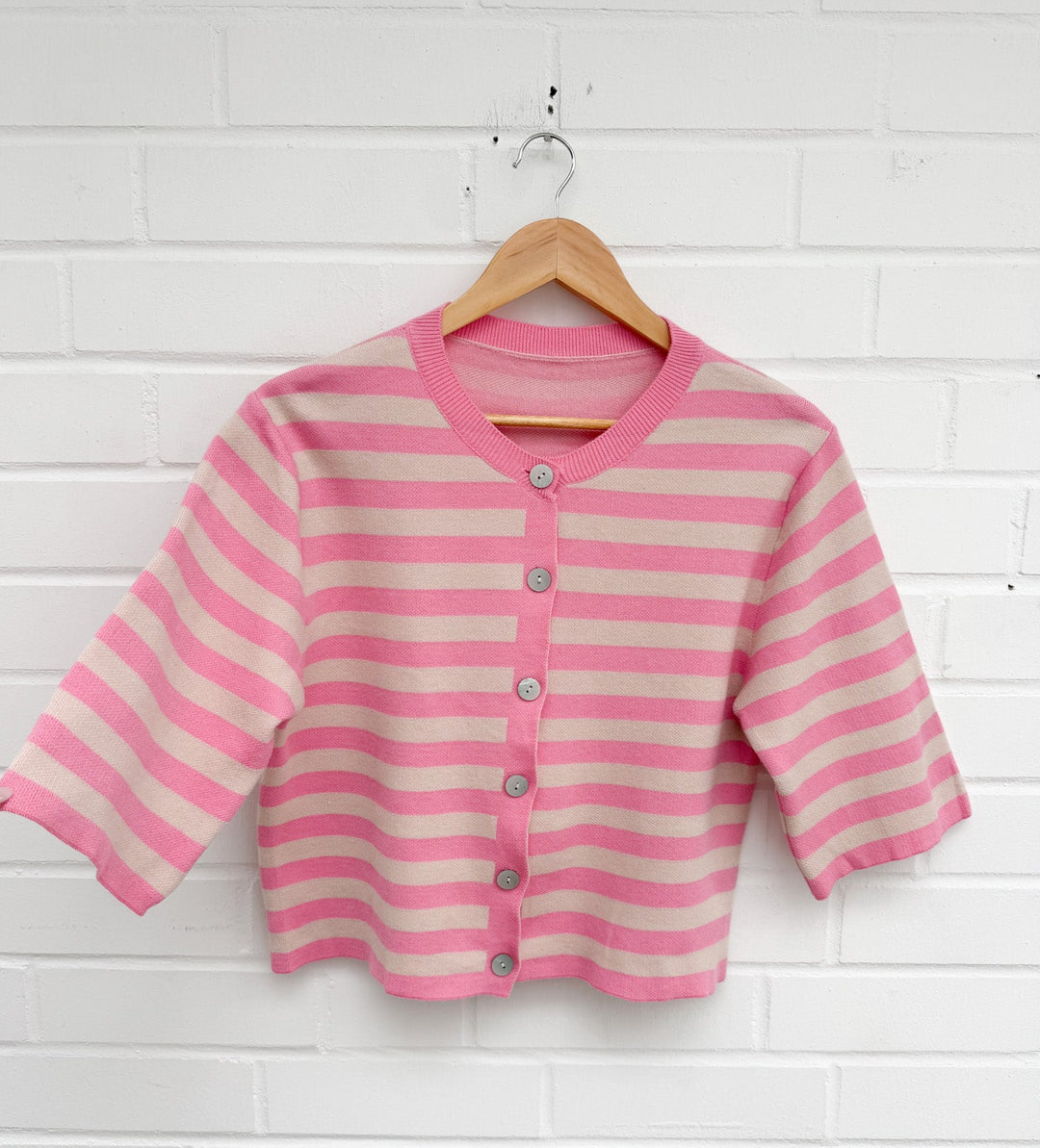 KURZARM STREIFEN STRICKJACKE - versch. Farben