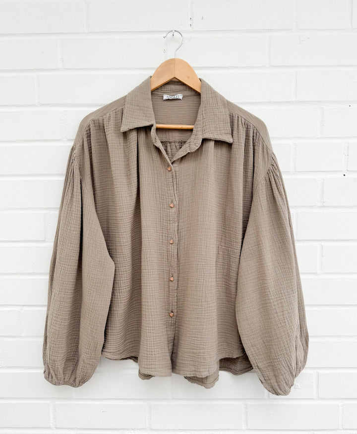 MUSSELIN BLUSE mit Herz Knöpfen - versch. Farben