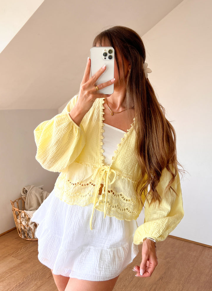 MUSSELIN BLUSE ZUM BINDEN mit Lochmuster - gelb