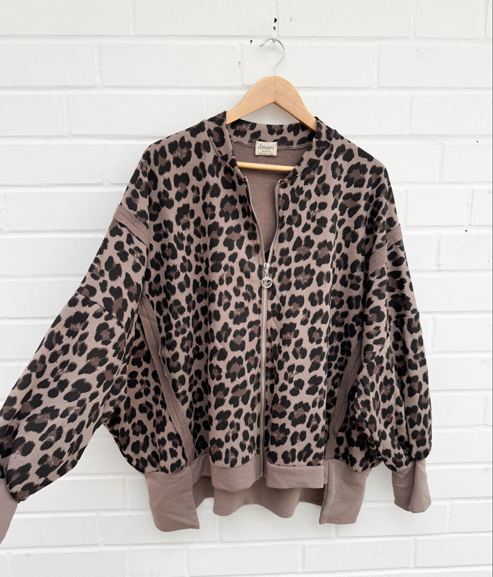 LEICHTE OVERSIZE LEO MARLA SWEATJACKE - versch.