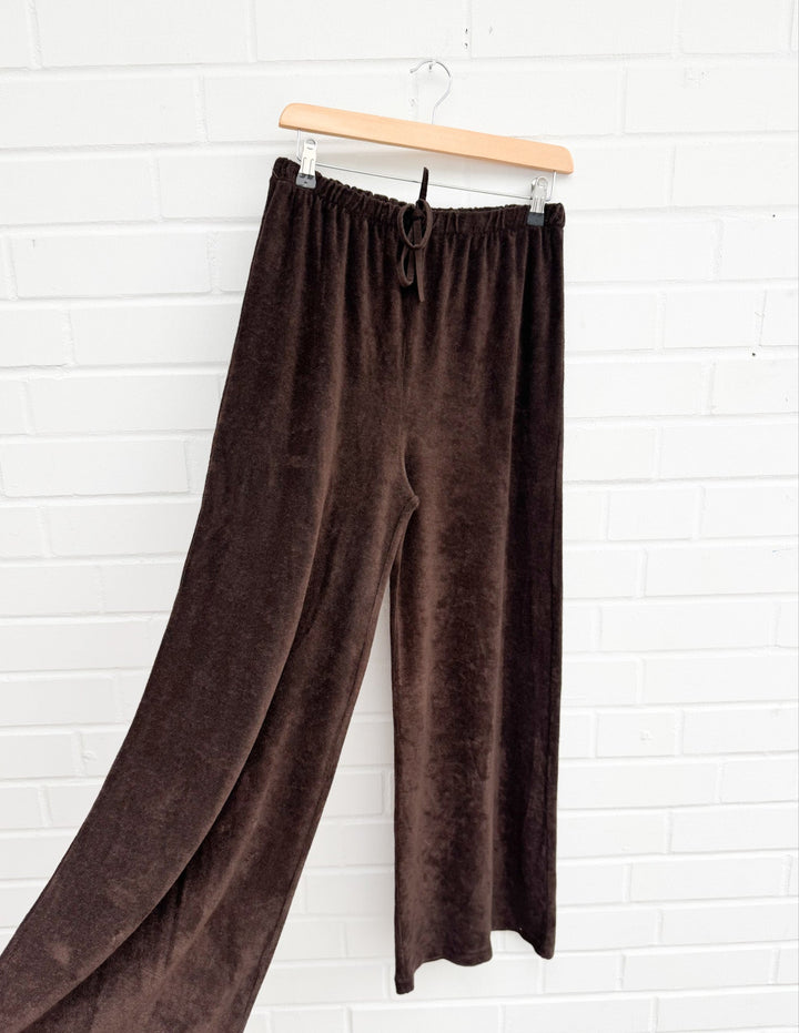 LOCKERE NICKI HOSE - versch. Farben