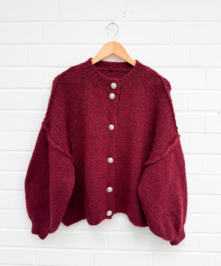 KURZE STRICKJACKE MAIRA - bordeaux