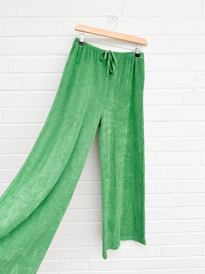 LOCKERE NICKI HOSE - versch. Farben