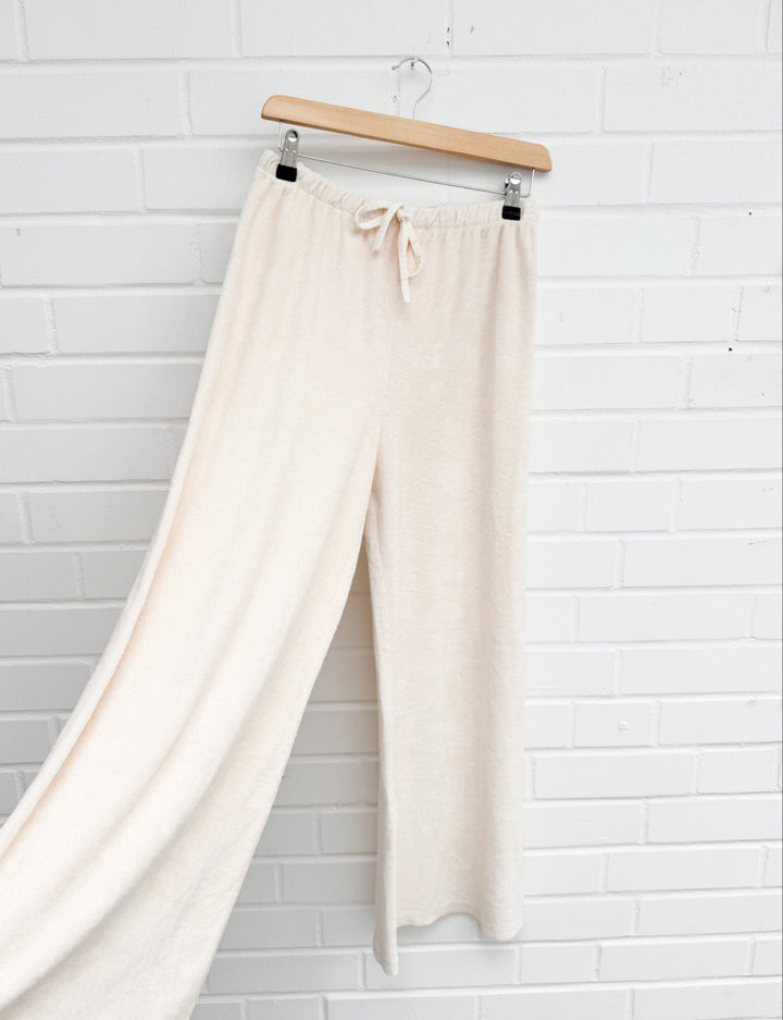LOCKERE NICKI HOSE - versch. Farben