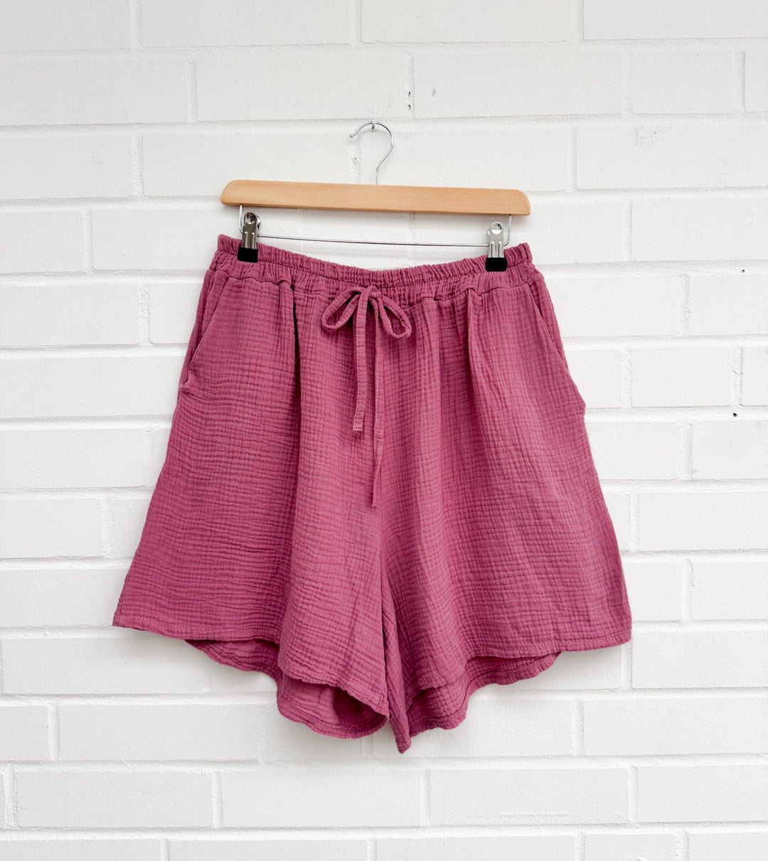 CURVY MUSSELIN SHORTS - versch. Farben