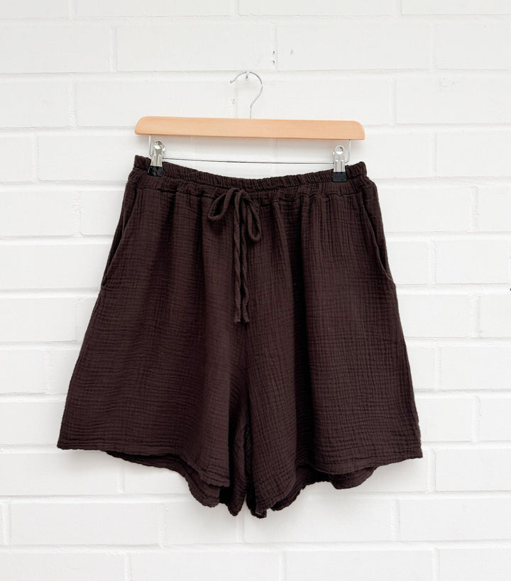 CURVY MUSSELIN SHORTS - versch. Farben