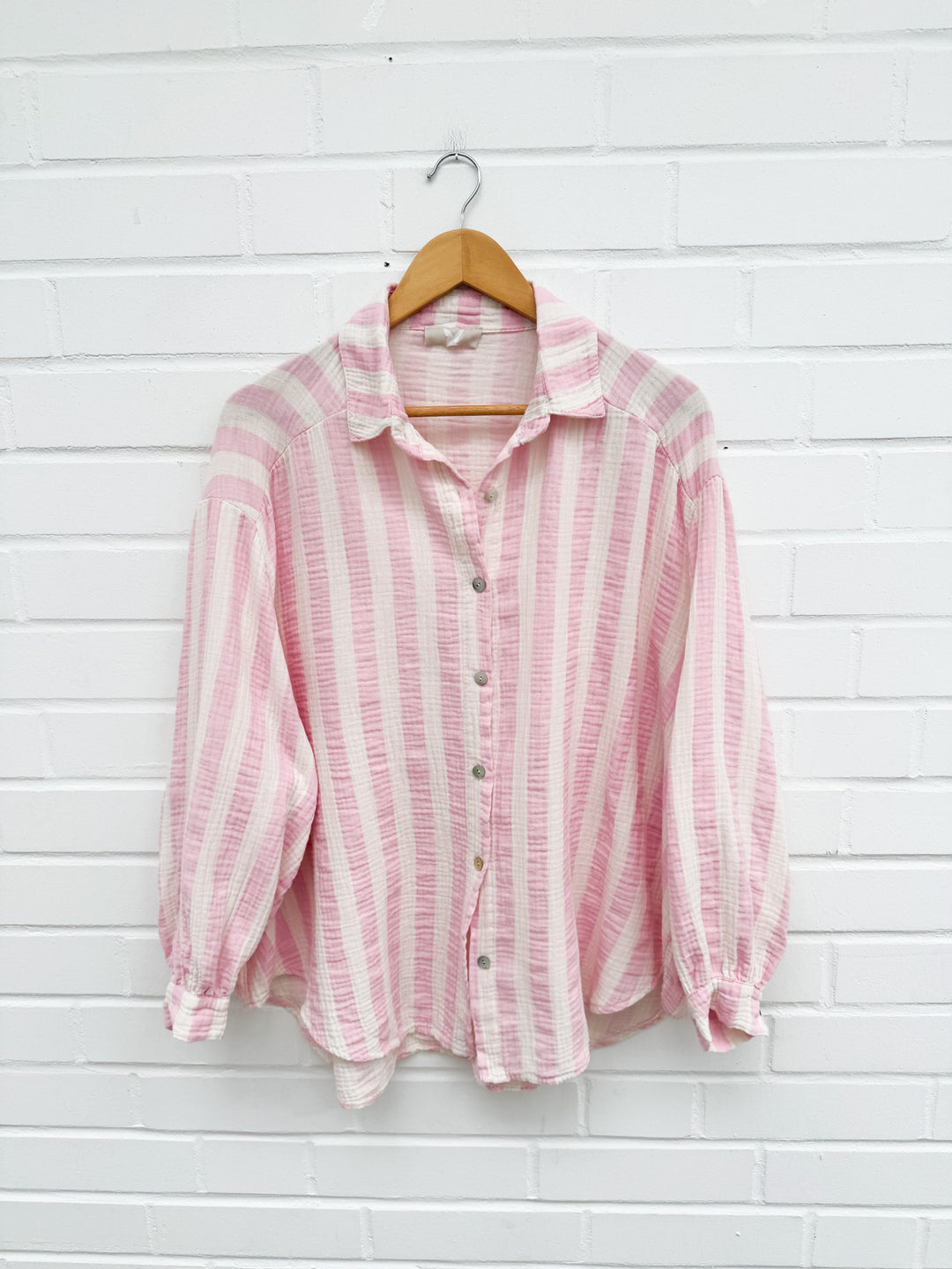 OVERSIZE GESTREIFTE MUSSELIN BLUSE - rosa/beige