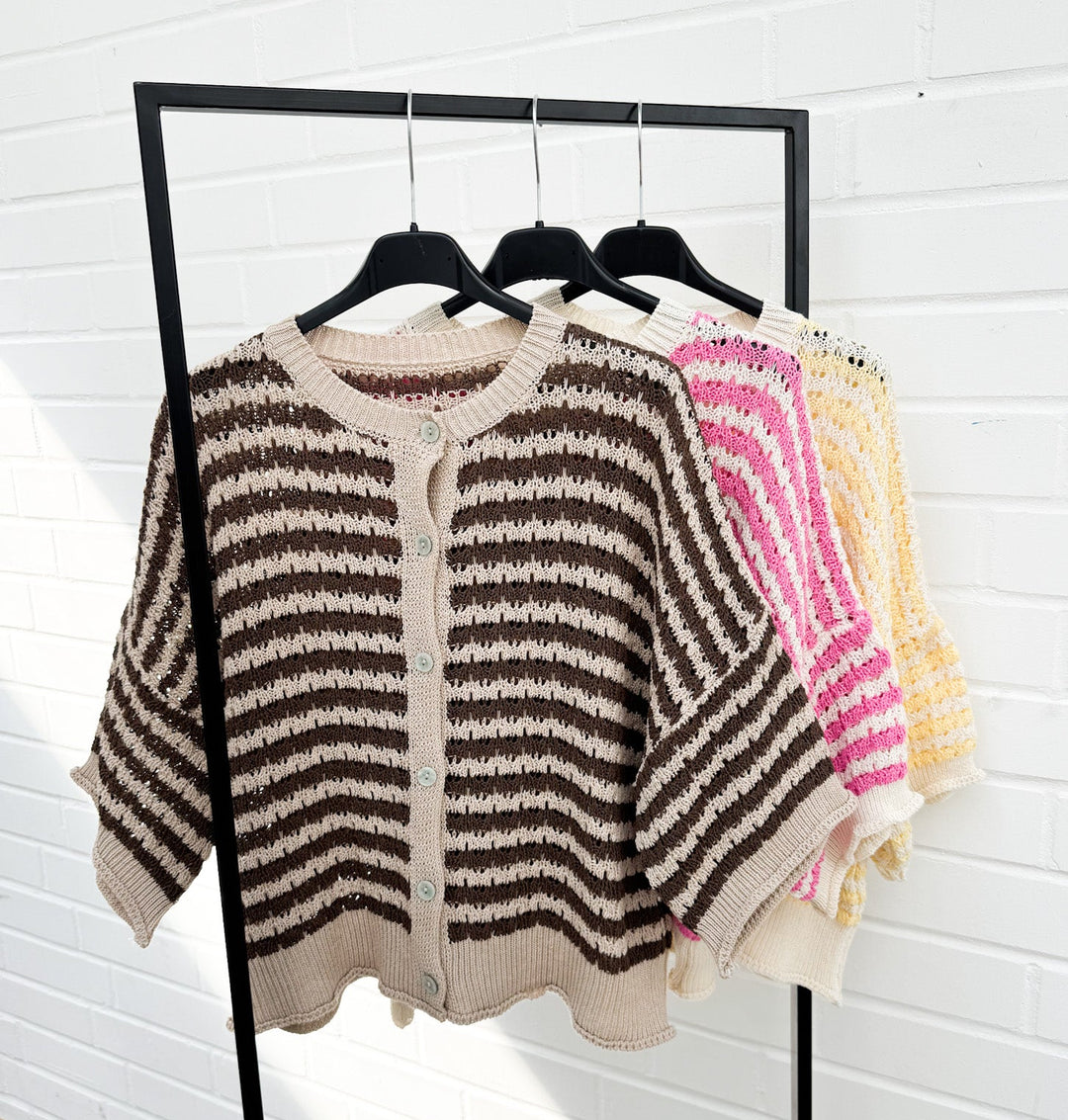 KURZARM STREIFEN STRICKJACKE - versch. Farben