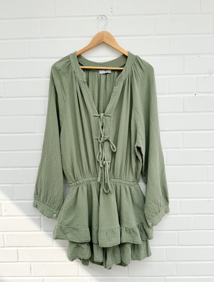CURVY SCHLEIFEN PLAYSUIT - versch. Farben