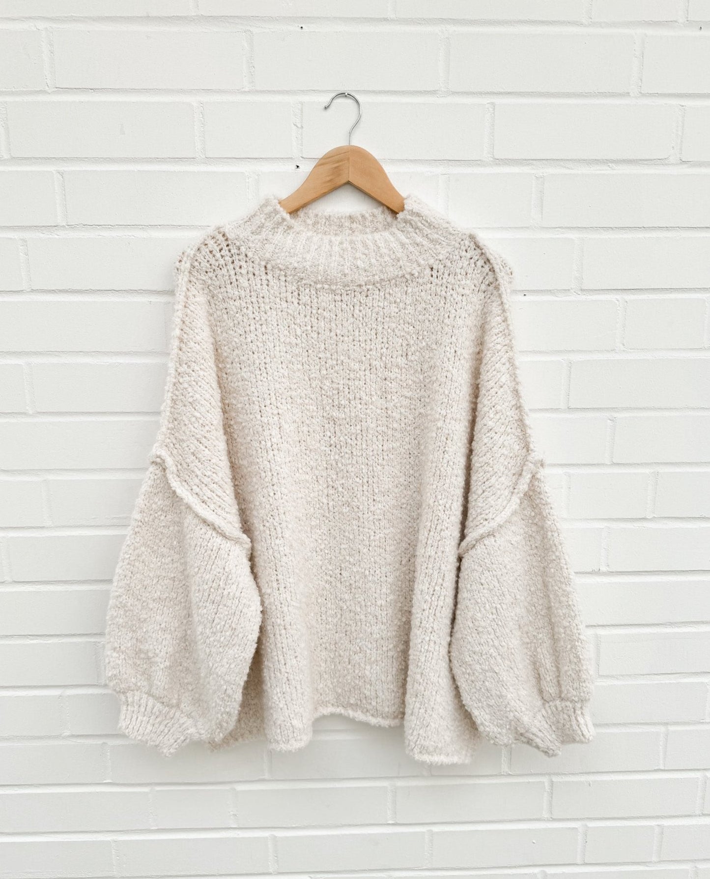 BOUCLE OVERSIZE STRICKPULLOVER MAIRA - versch. Farben