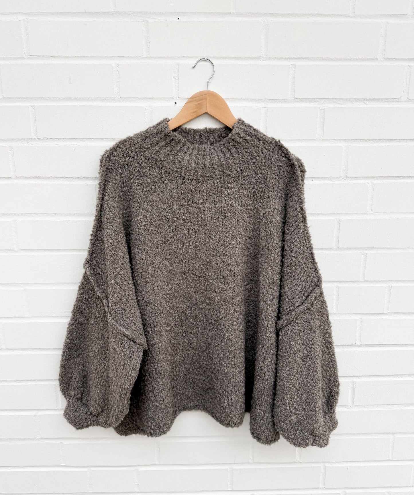 BOUCLE OVERSIZE STRICKPULLOVER MAIRA - versch. Farben