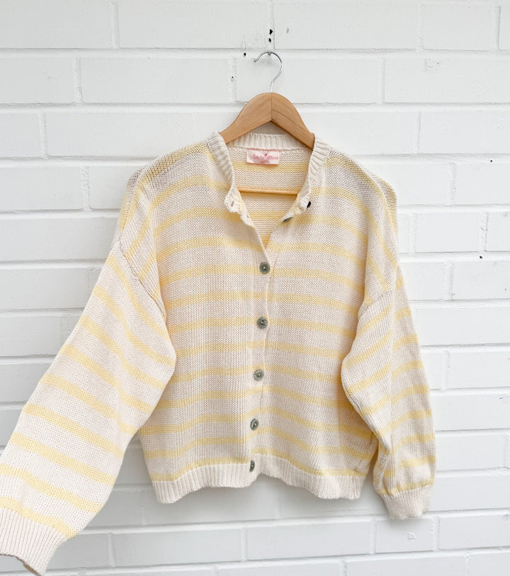 LEICHTE STREIFEN STRICKJACKE  mit Knöpfen - versch. Farben